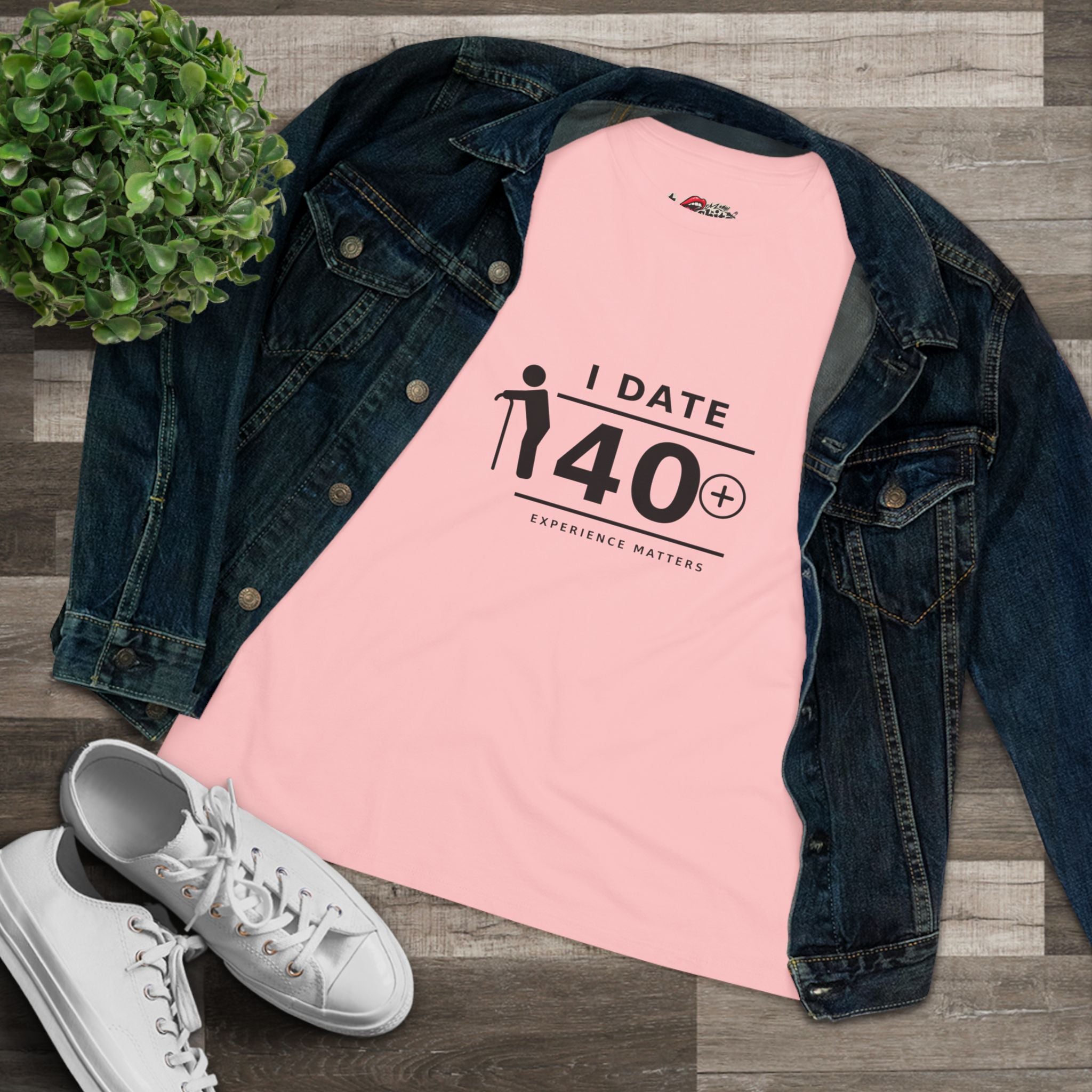 I Date 40+ Women's T-Shirt